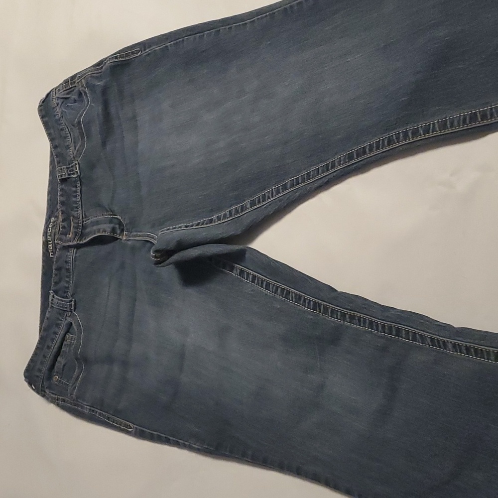 Maurices jeans